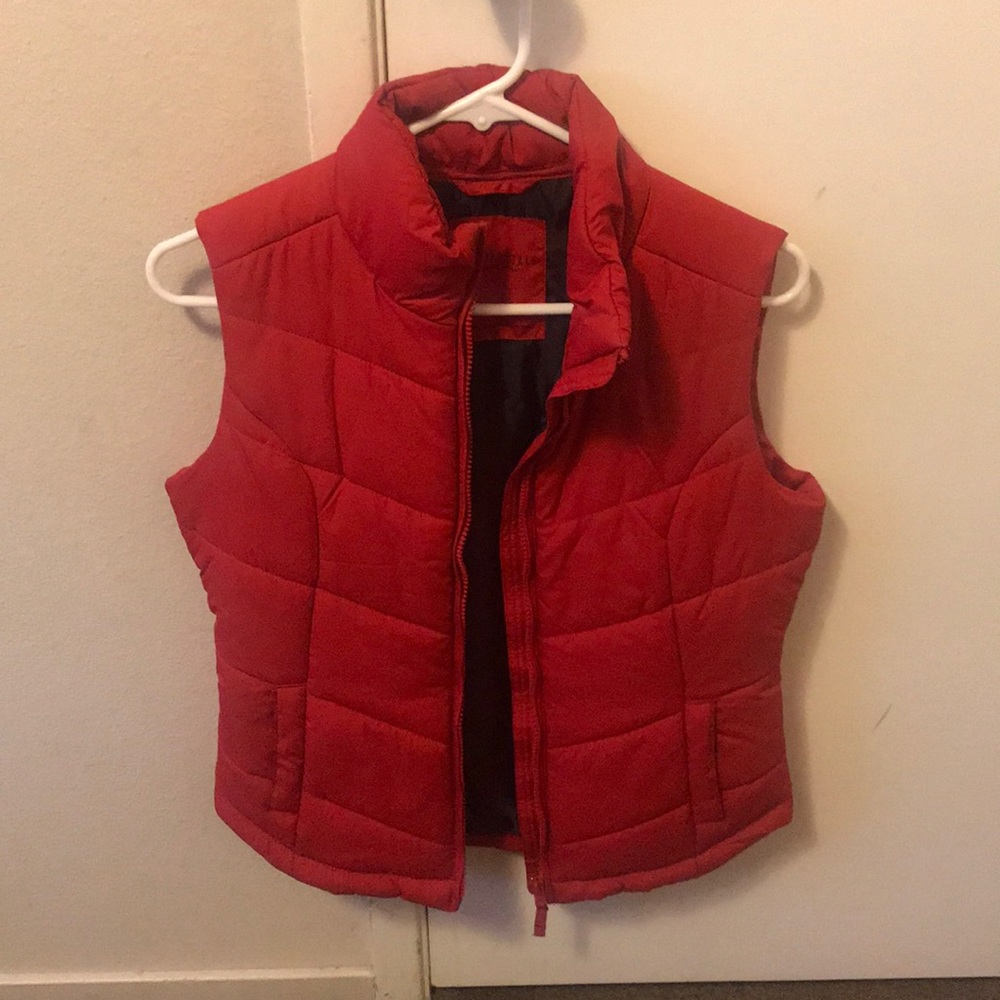Red Aeropostale vest